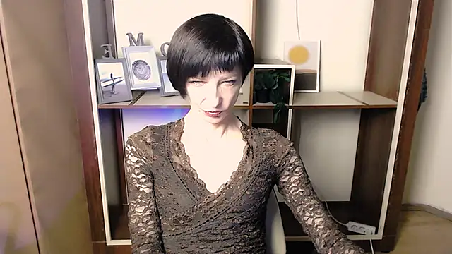  AngeliaFlow  online show from November 11, 2025, 7:41 am