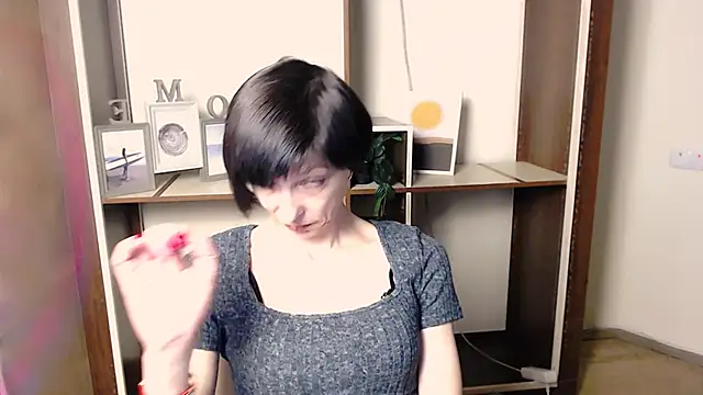  AngeliaFlow  online show from November 28, 2025, 10:29 am