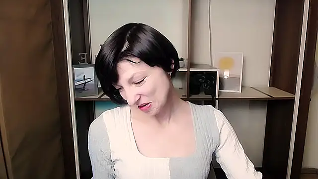  AngeliaFlow  online show from January 17, 2026, 12:32 pm