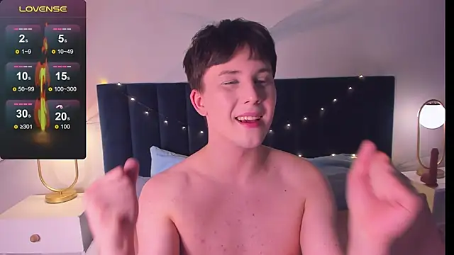 AdrianoAubert online show from October 11, 2025, 3:21 pm