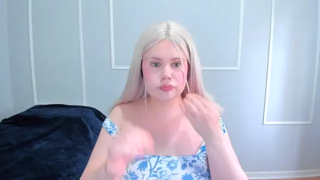  leana  online show from October 23, 2025, 6:28 pm