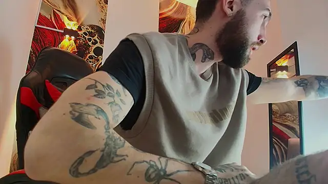 Luke davis01 online show from October 25, 2025, 1:07 pm