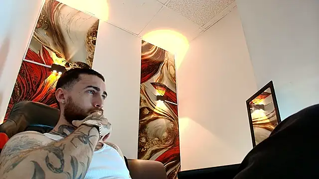 Luke davis01 online show from April 13, 2026, 1:16 pm