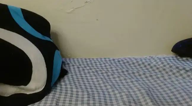 Snapshot of SweetLeona chatting on March 17, 2025, 12:25 pm SweetLeona online show from March 17, 2025, 12:25 pm