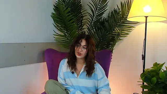 PortiaBellew online show from February 7, 2025, 1:53 pm