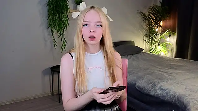 Bellla Murrr online show from March 4, 2025, 9:32 pm