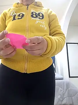 Snapshot of Saori_Sann_ chatting on September 17, 2025, 2:41 pm Saori Sann online show from September 17, 2025, 2:41 pm