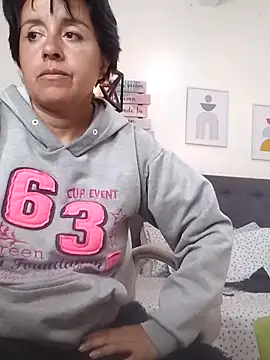 Snapshot of Saori_Sann_ chatting on October 21, 2025, 1:34 pm Saori Sann online show from October 21, 2025, 1:34 pm