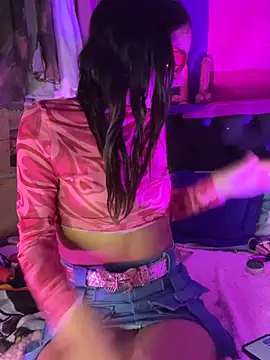 Skye Moore online show from April 21, 2026, 3:02 am