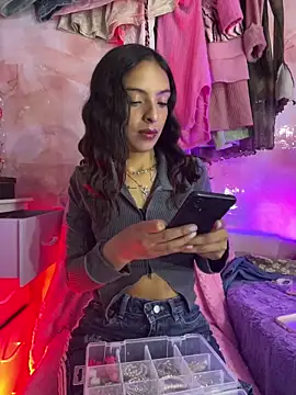 Snapshot of Skye_Moore chatting on May 16, 2026, 2:52 am Skye Moore online show from May 16, 2026, 2:52 am