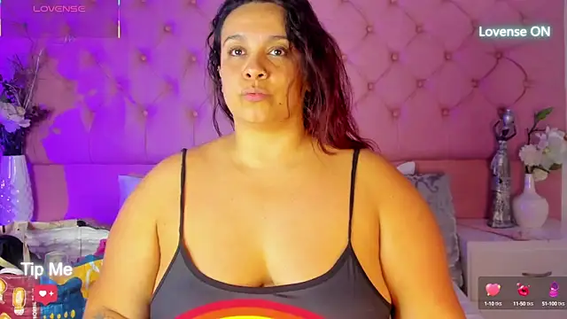 KourtneyEvans online show from September 9, 2025, 7:35 pm