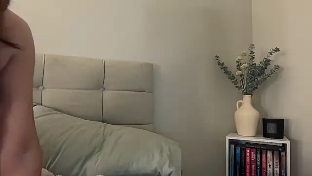 Snapshot of skyejde chatting on March 23, 2026, 8:35 pm skyejde online show from March 23, 2026, 8:35 pm