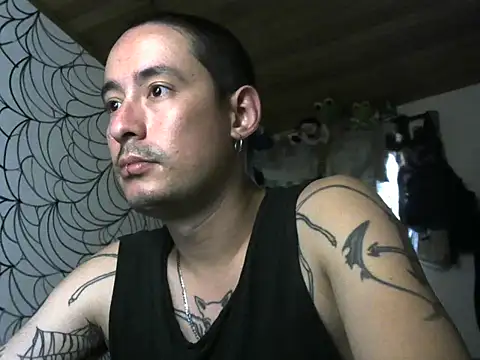 Snapshot of vampireathome chatting on May 4, 2026, 6:59 pm vampireathome online show from May 4, 2026, 6:59 pm