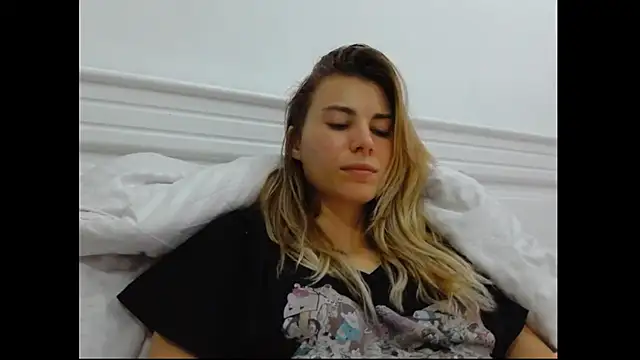 Goddess Lia online show from February 7, 2025, 5:40 pm