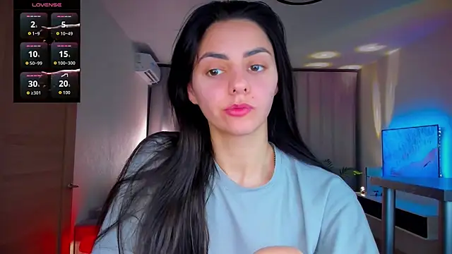 EmiliaZen online show from April 22, 2026, 6:42 pm