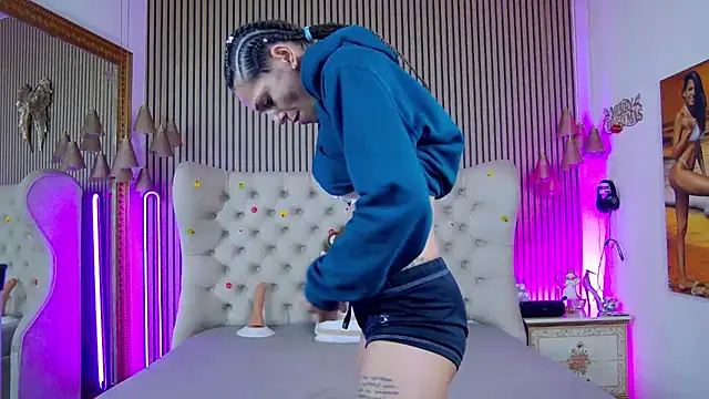 PlayfulShow online show from February 2, 2026, 9:19 am