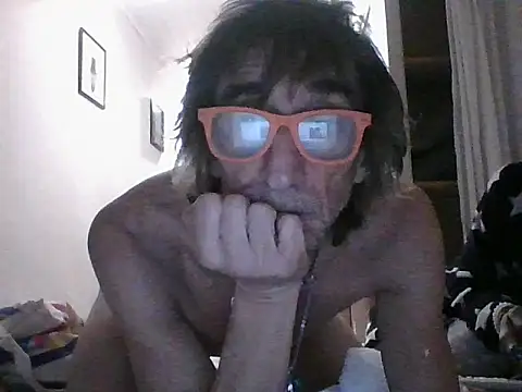 eccomi6996 online show from November 28, 2025, 10:45 pm