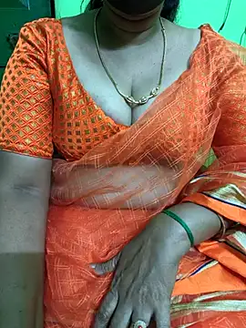 Snapshot of niiveditha chatting on March 10, 2025, 11:32 am niiveditha online show from March 10, 2025, 11:32 am