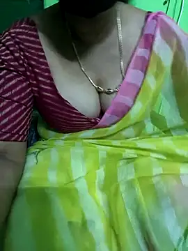 Snapshot of niiveditha chatting on March 16, 2025, 8:43 pm niiveditha online show from March 16, 2025, 8:43 pm