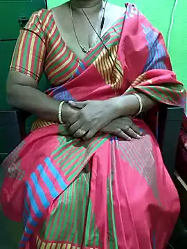 Snapshot of niiveditha chatting on September 23, 2025, 2:31 pm niiveditha online show from September 23, 2025, 2:31 pm