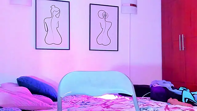 Snapshot of Tatianaa@xh chatting on February 10, 2025, 5:19 pm Tatianaaxh online show from February 10, 2025, 5:19 pm