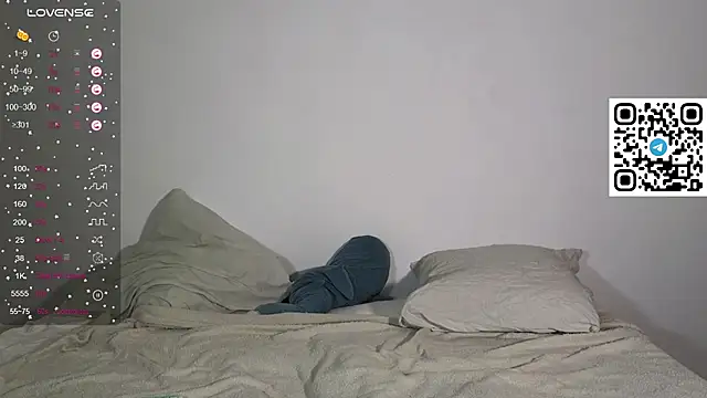 Snapshot of Julian_wins chatting on December 20, 2025, 4:47 pm Julian wins online show from December 20, 2025, 4:47 pm