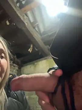 hotamanda01 online show from November 6, 2025, 9:26 pm