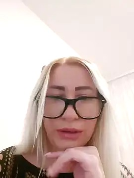 visnjica online show from February 13, 2025, 10:33 pm