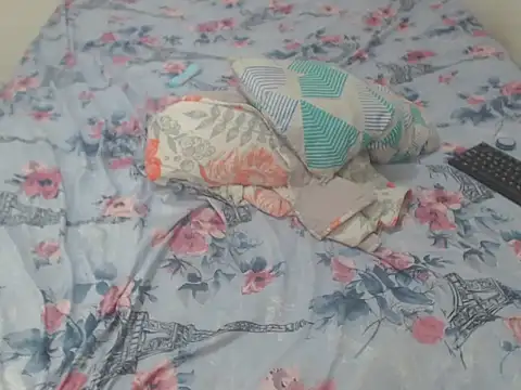 Snapshot of Girltattos chatting on February 28, 2026, 1:23 pm Girltattos online show from February 28, 2026, 1:23 pm