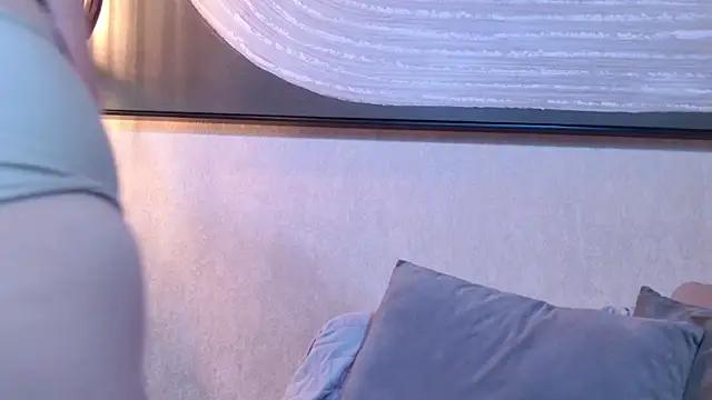 lissa palmer online show from November 17, 2025, 3:23 am