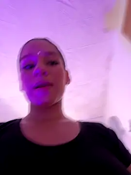 Abbiee 8 online show from October 24, 2025, 11:12 pm