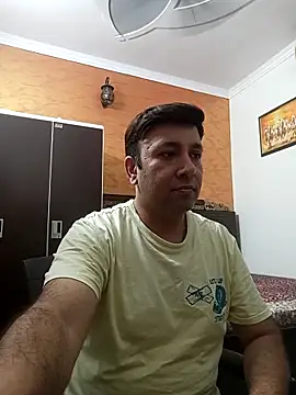 Snapshot of innocentboy1987 chatting on September 15, 2025, 5:07 am innocentboy1987 online show from September 15, 2025, 5:07 am