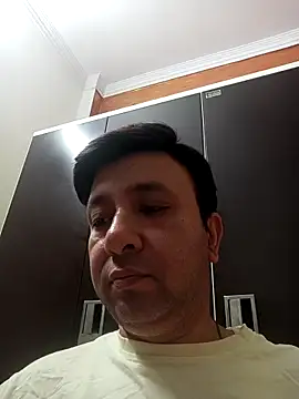 innocentboy1987 online show from March 5, 2026, 3:46 am