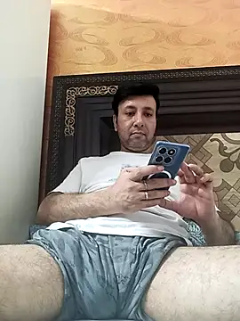 innocentboy1987 online show from May 18, 2026, 9:37 am