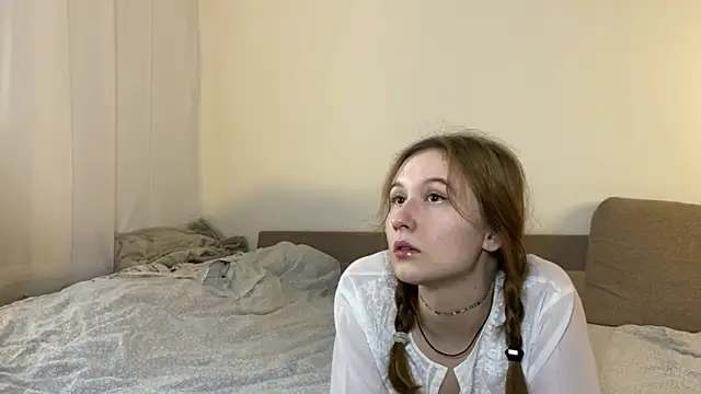 Sabrinaanddaniel online show from February 7, 2025, 1:01 pm