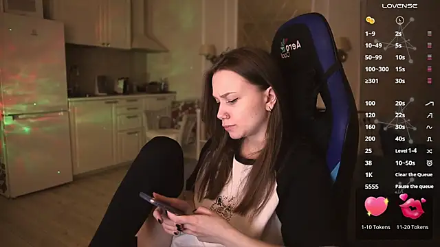 alexa feels  online show from March 13, 2025, 9:48 pm