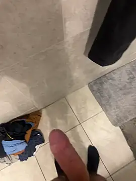 zay 01 online show from February 11, 2026, 5:07 pm