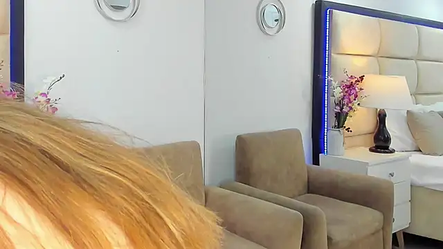 ArianaFranco online show from February 10, 2025, 4:47 pm