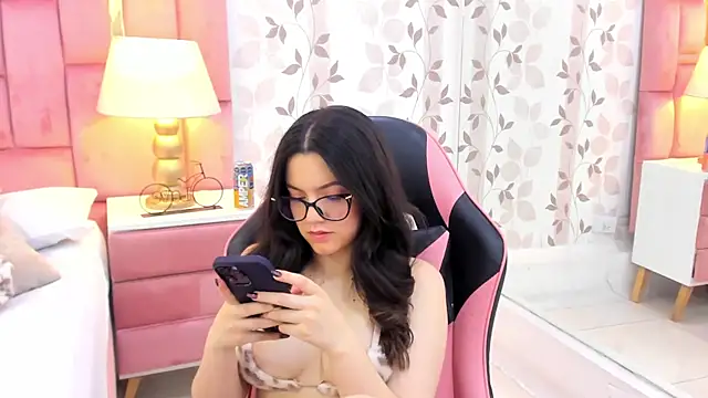 Snapshot of ArianaFranco chatting on February 10, 2026, 1:37 pm ArianaFranco online show from February 10, 2026, 1:37 pm