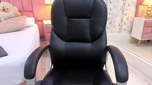 ArianaFranco online show from April 16, 2026, 2:07 pm