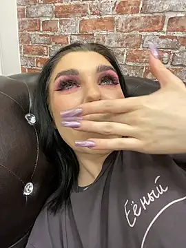 MaeveMoon online show from February 5, 2026, 5:17 pm