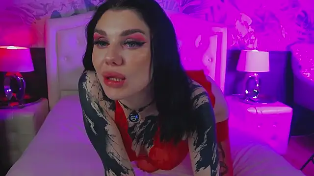Snapshot of MaeveMoon chatting on April 29, 2026, 8:37 pm MaeveMoon online show from April 29, 2026, 8:37 pm