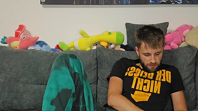 ademandjulia online show from September 29, 2025, 8:24 pm