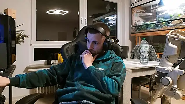 ademandjulia online show from February 19, 2026, 6:15 pm