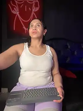 Carola-Ross online show from March 18, 2025, 11:30 am