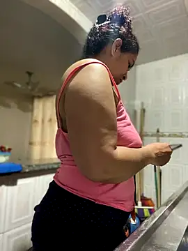 Carola-Ross online show from September 14, 2025, 5:45 pm