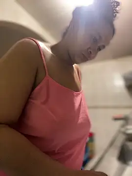 Carola-Ross online show from December 15, 2025, 4:55 pm