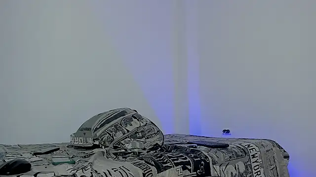 hugosan12 online show from September 8, 2025, 4:39 pm