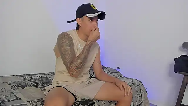 hugosan12 online show from October 3, 2025, 4:26 pm