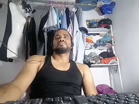 Snapshot of YOX22 chatting on February 11, 2025, 8:15 am YOX22 online show from February 11, 2025, 8:15 am